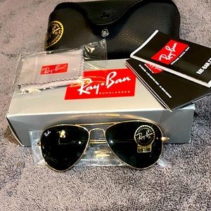 Ray-Ban Classic Aviator Sunglasses